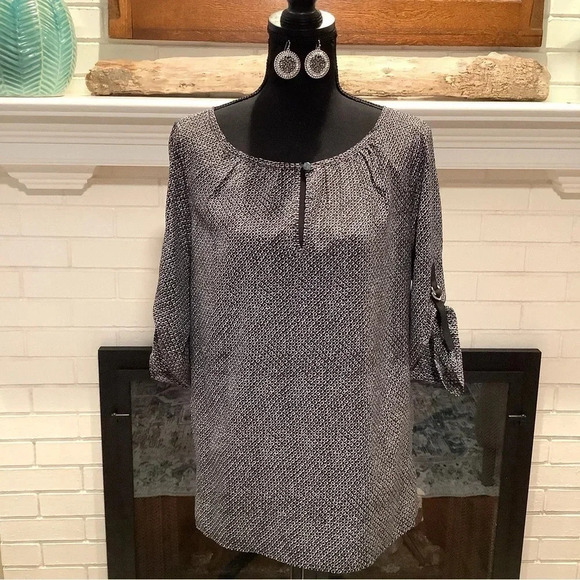#262 Gorgeous Michael Kors Top with Silvertone Disk Earrings Size Small - Picture 1 of 11